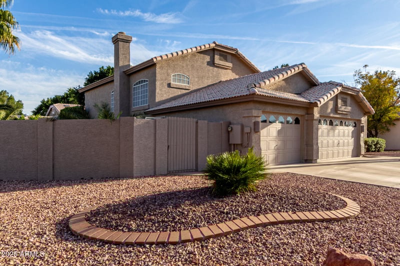 21041 61st Dr, Glendale, AZ 85308