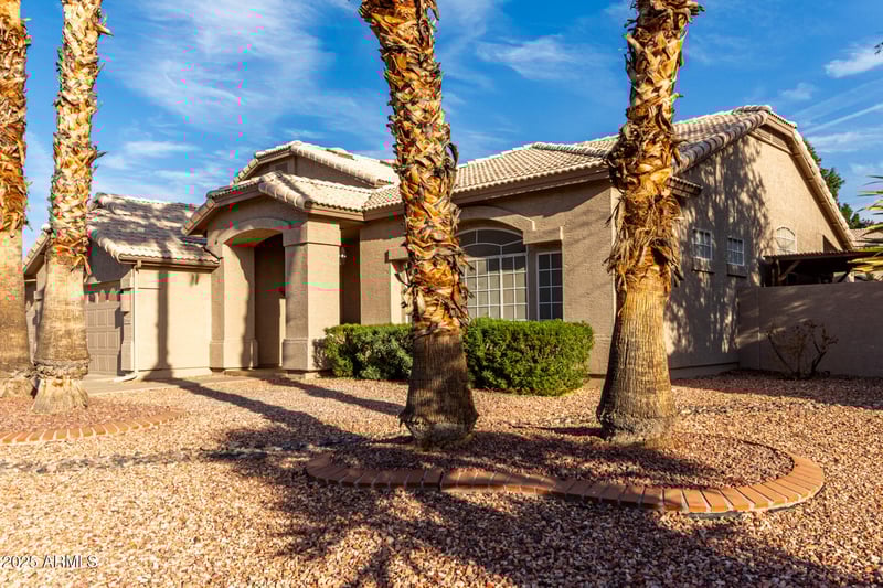 21041 61st Dr, Glendale, AZ 85308