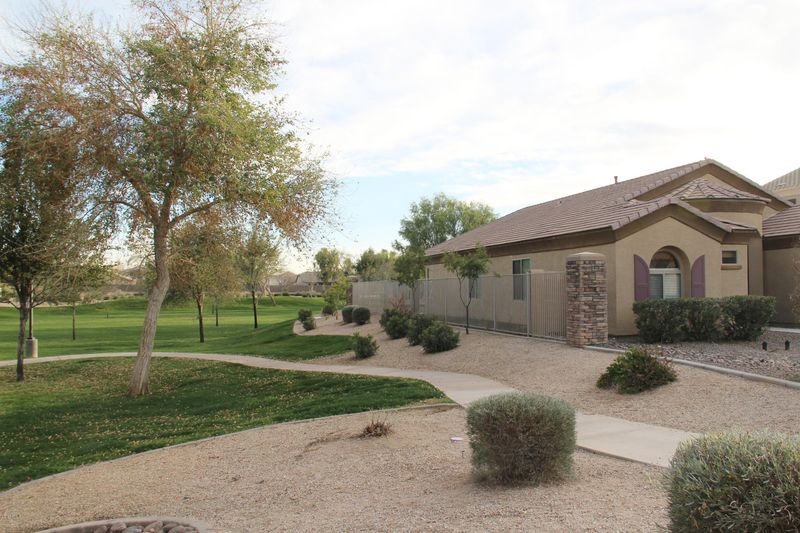 2105 E Locust Dr, Chandler, AZ 85286