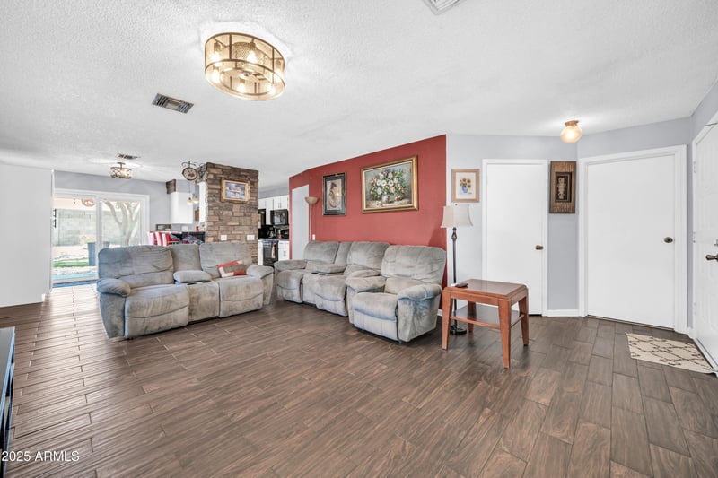 21057 34th Dr, Phoenix, AZ 85027