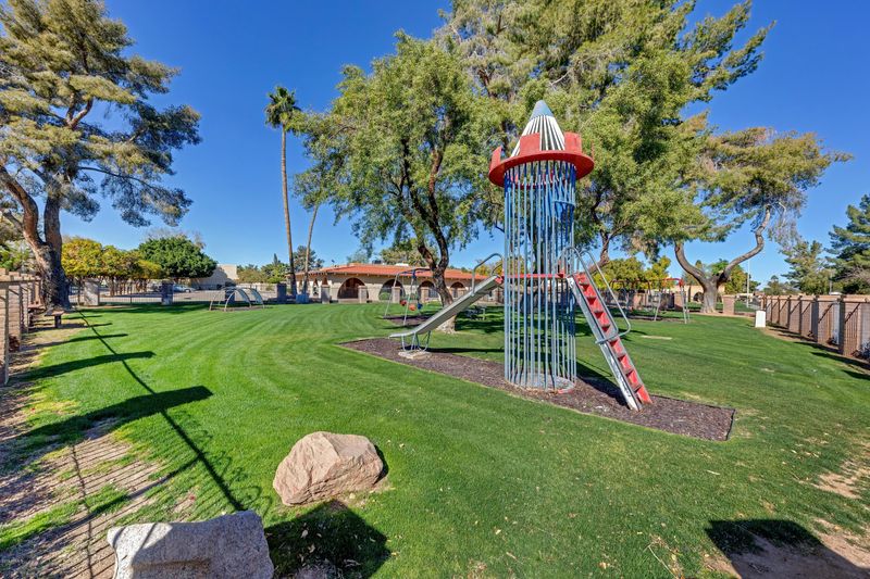 2106 E Ellis Dr, Tempe, AZ 85282