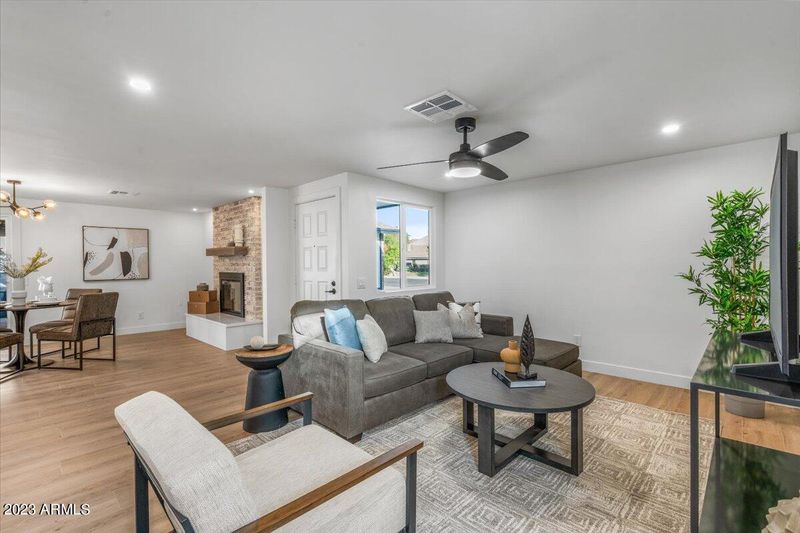 2106 N Comanche Dr, Chandler, AZ 85224
