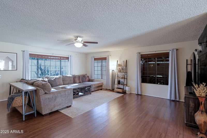 21061 33rd Dr, Phoenix, AZ 85027