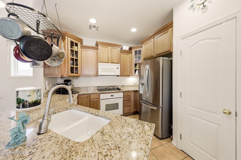 2107 Huntington Dr, Phoenix, AZ 85040