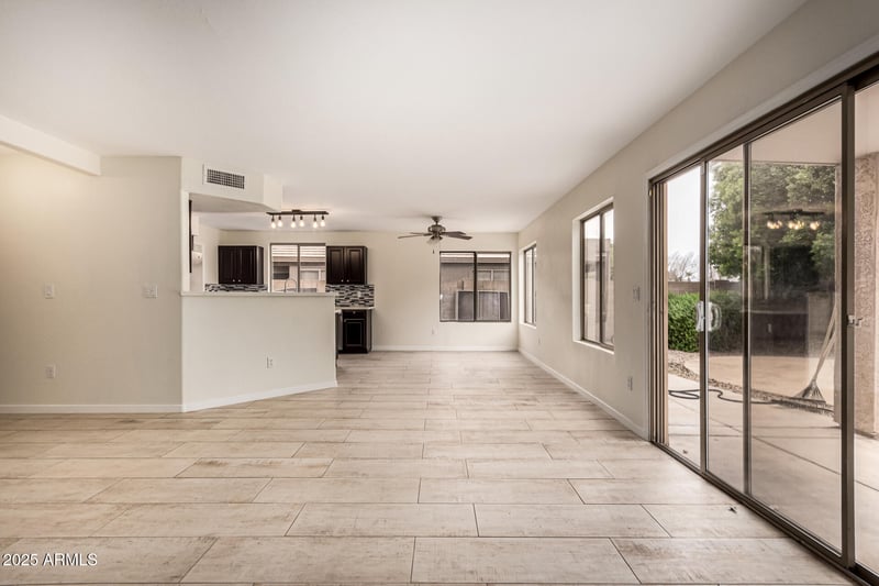 21078 74th Ln, Glendale, AZ 85308