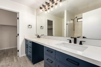 21078 74th Ln, Glendale, AZ 85308