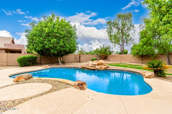 21078 74th Ln, Glendale, AZ 85308