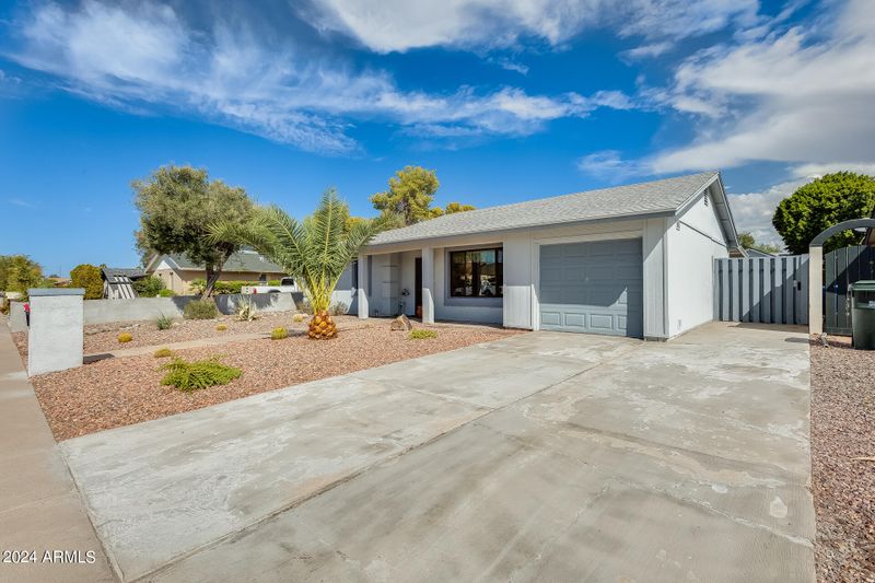 2108 W Danbury Rd, Phoenix, AZ 85023
