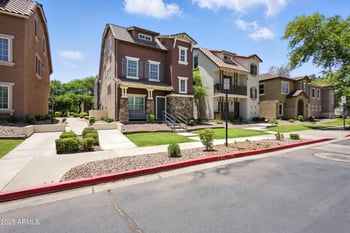 2109 Fraktur Rd, Phoenix, AZ 85040