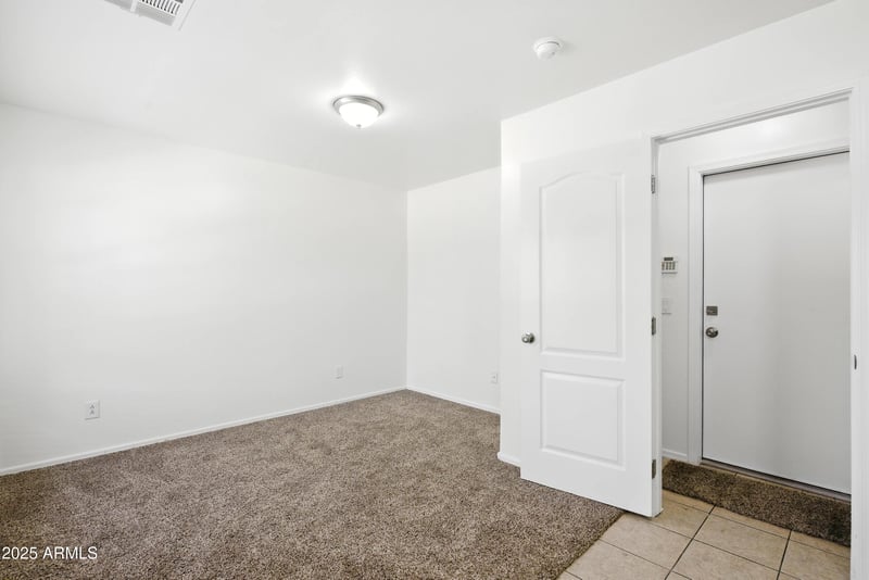 2109 Fraktur Rd, Phoenix, AZ 85040