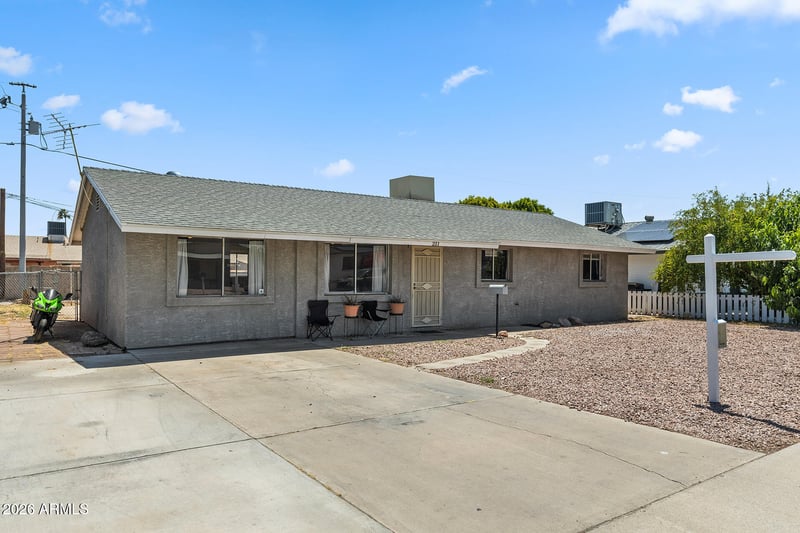 211 Brinker Dr, Avondale, AZ 85323