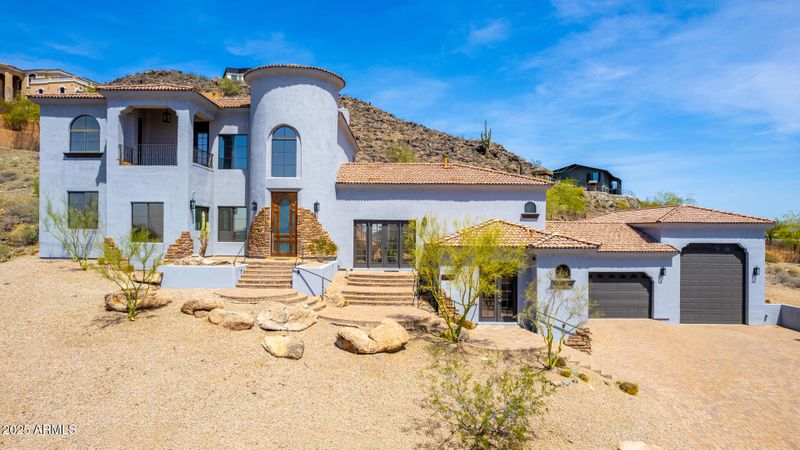 2110 E Kerry Ln, Phoenix, AZ 85024