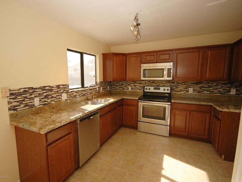 2111 E Donald Dr, Phoenix, AZ 85024