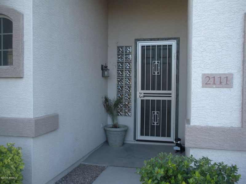 2111 E Hulet Dr, Chandler, AZ 85286