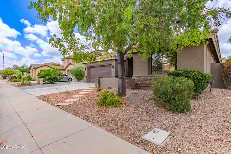 2111 Yellowstone Pl, Chandler, AZ 85249