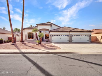 21118 70th Dr, Glendale, AZ 85308