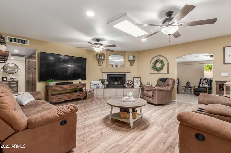 2112 Decatur St, Mesa, AZ 85213