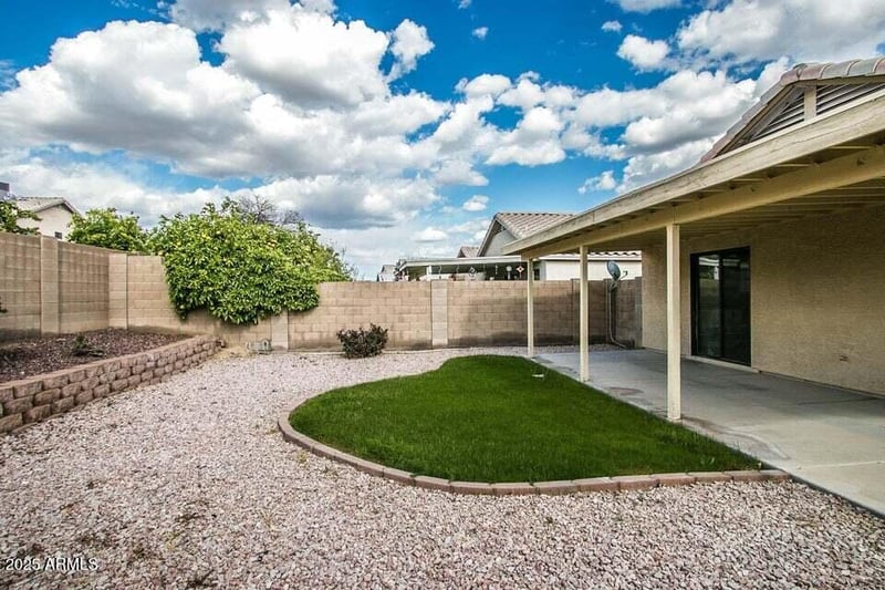 2112 Robin Ln, Phoenix, AZ 85024