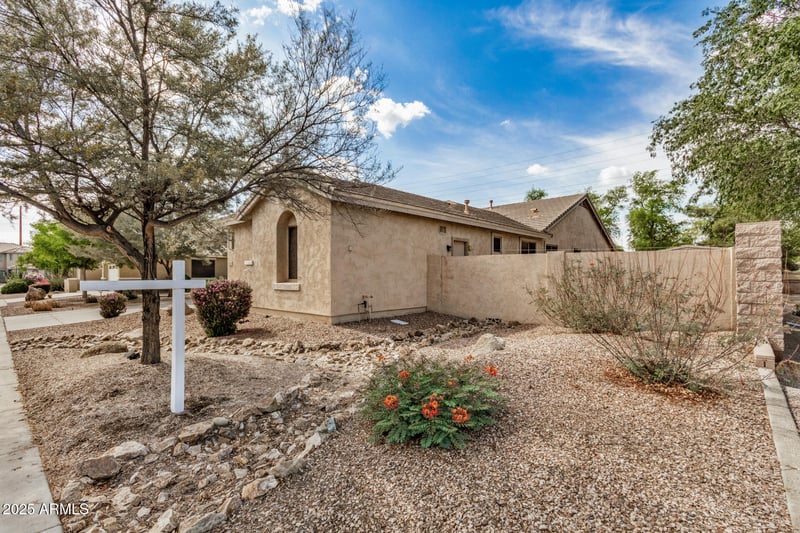 2112 Yellowstone Pl, Chandler, AZ 85249