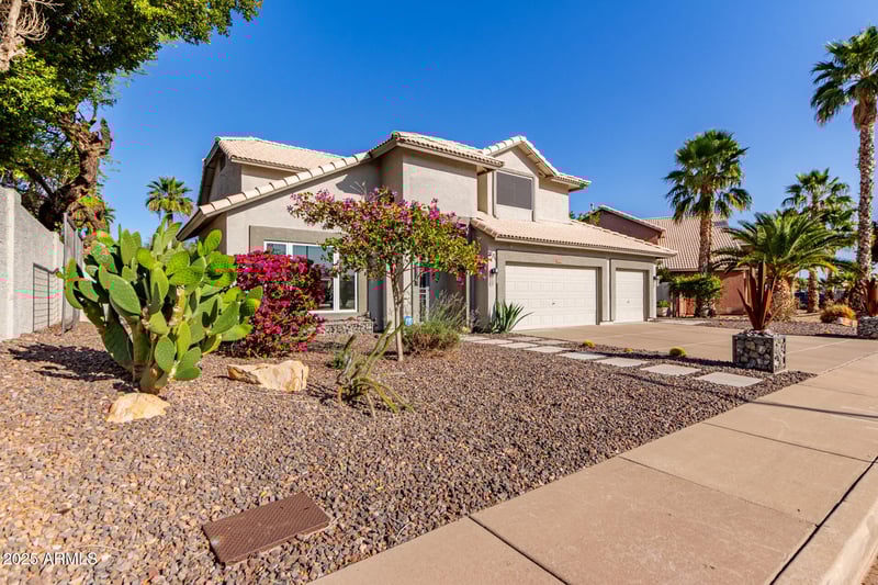 21121 63rd Dr, Glendale, AZ 85308