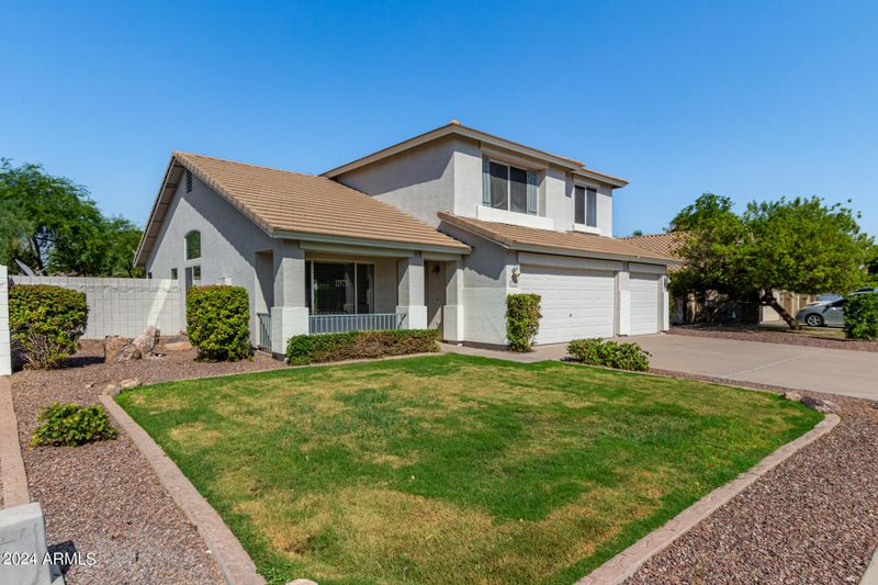 2113 S Nielson St, Gilbert, AZ 85295