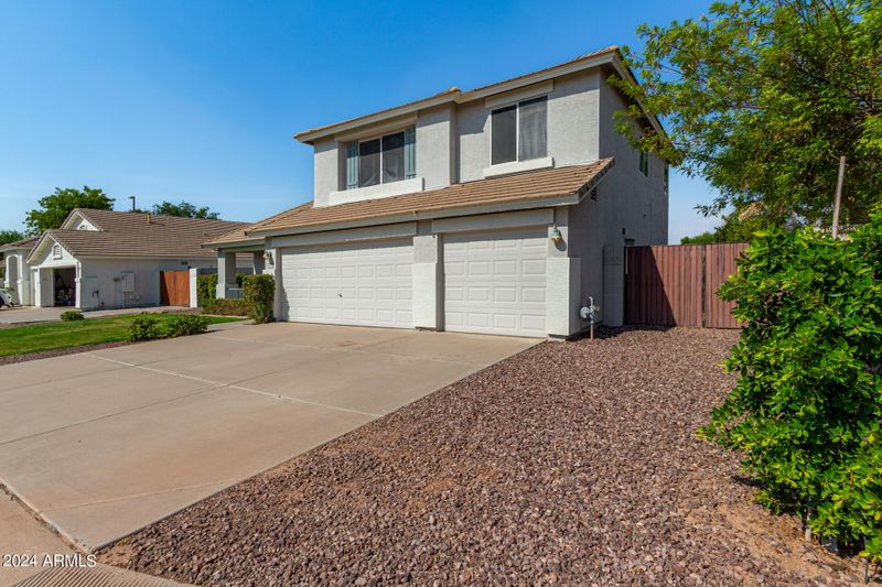 2113 S Nielson St, Gilbert, AZ 85295