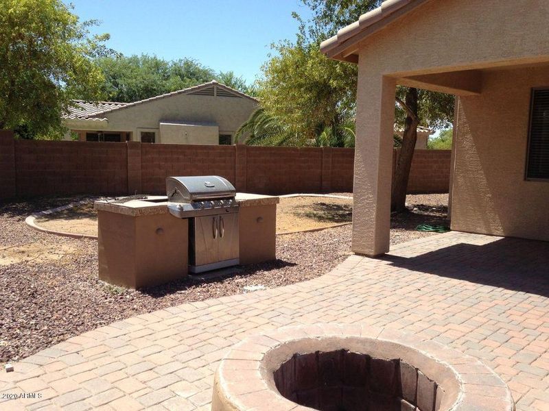 2113 W Valencia Dr, Phoenix, AZ 85041