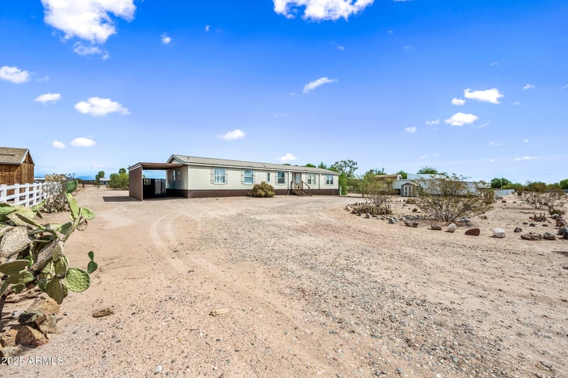 21132 Dale Ln, Wittmann, AZ 85361