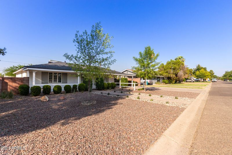 2114 E Mitchell Dr, Phoenix, AZ 85016