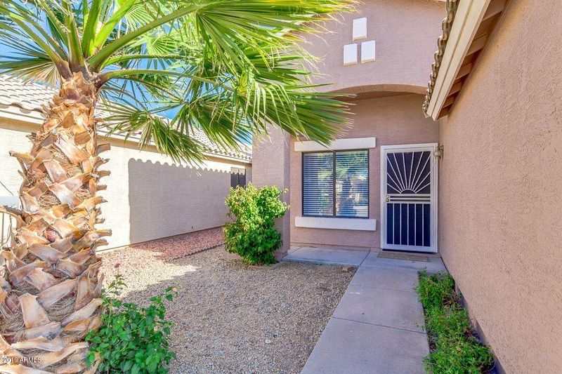 2115 E Robin Ln, Phoenix, AZ 85024