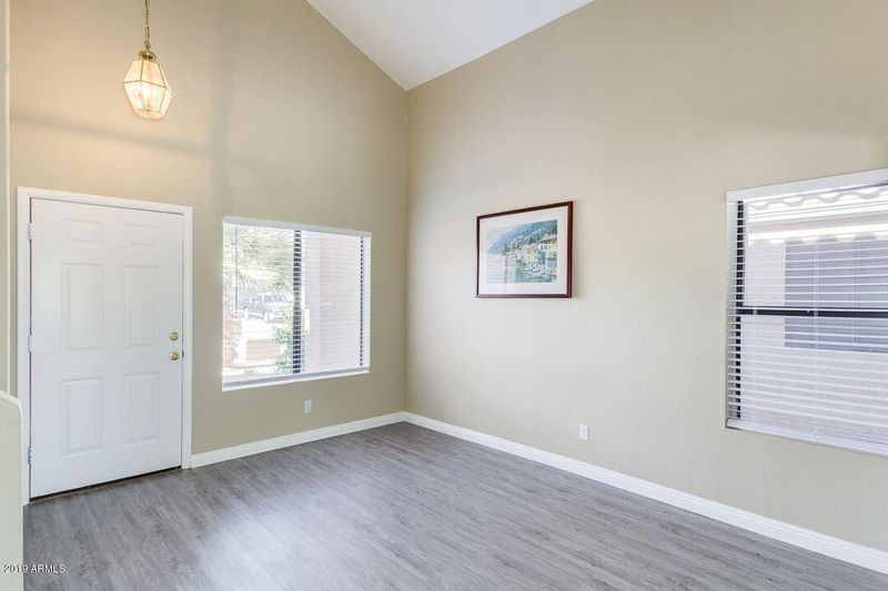 2115 E Robin Ln, Phoenix, AZ 85024
