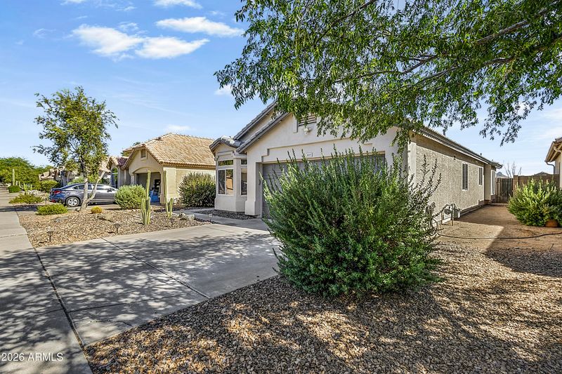 2115 E Rosemonte Dr, Phoenix, AZ 85024