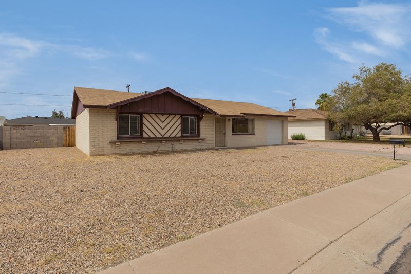2116 W Meadow Dr, Phoenix, AZ 85023
