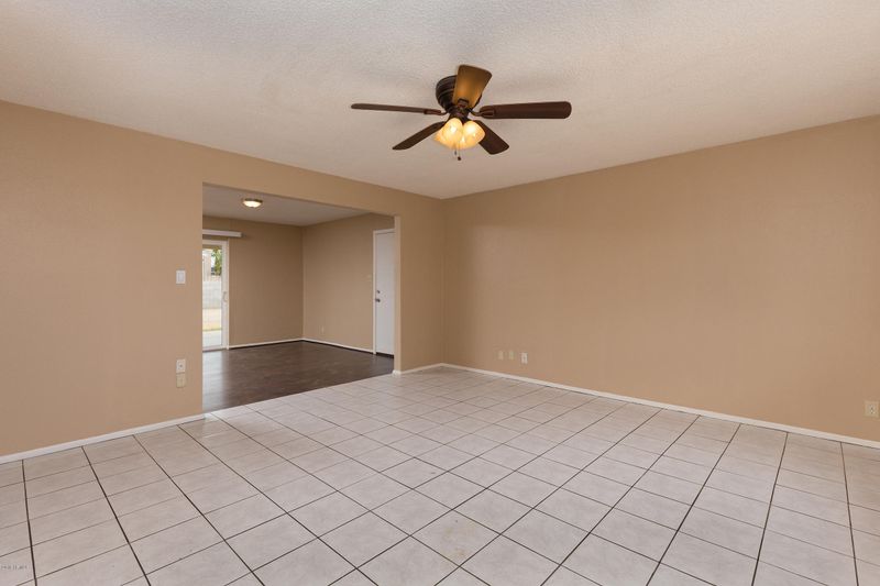 2116 W Meadow Dr, Phoenix, AZ 85023