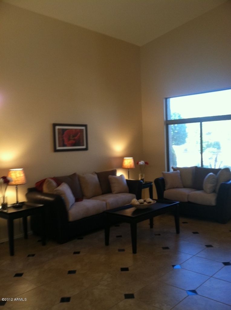 2117 W Spur Dr, Phoenix, AZ 85085
