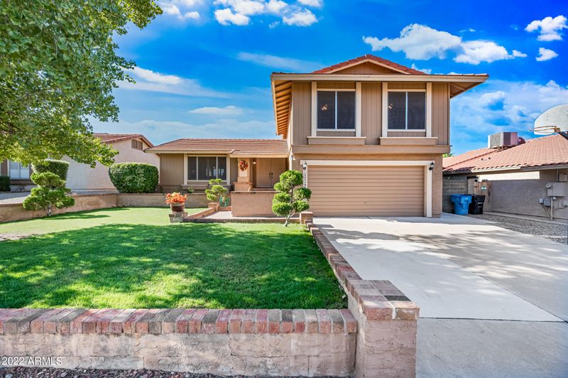 2119 E Hearn Rd, Phoenix, AZ 85022