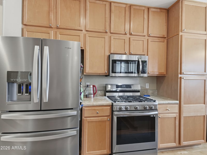 212 E Canary Ct, San Tan Valley, AZ 85143