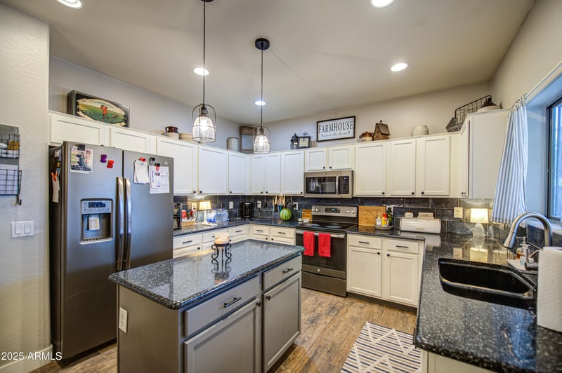 212 Hayden Park Rd, San Tan Valley, AZ 85143