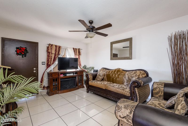 2120 N 42nd Dr, Phoenix, AZ 85009