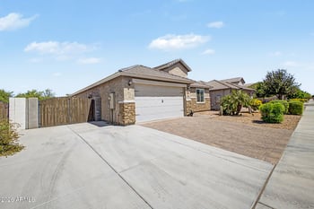 2120 Olivia Dr, San Tan Valley, AZ 85144