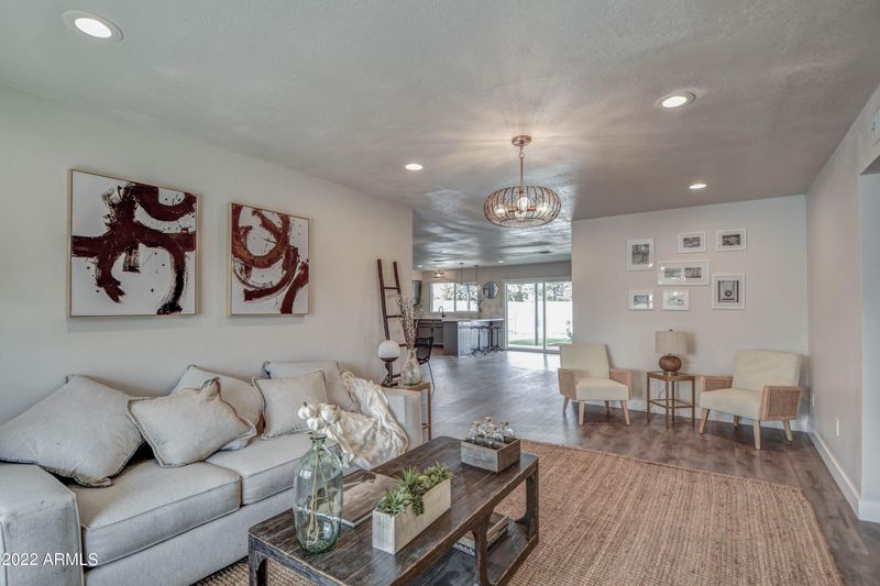 2120 W Hermosa Dr, Tempe, AZ 85282