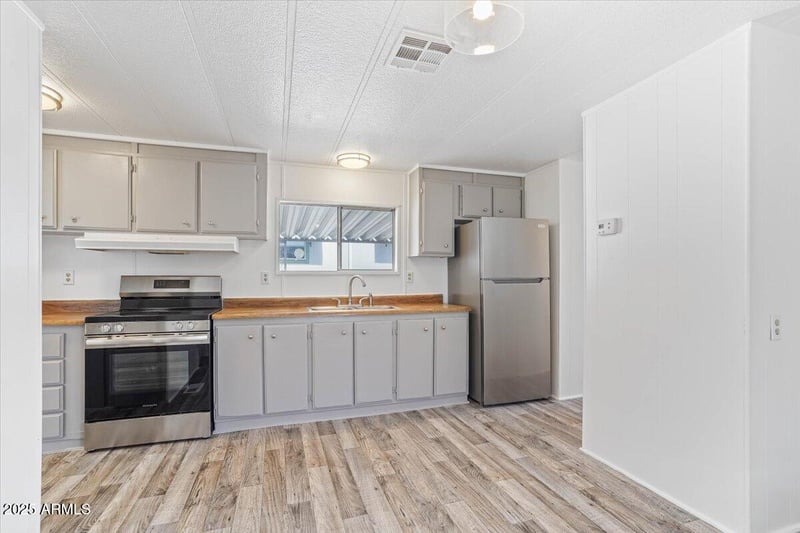 2121 Center St #184, Mesa, AZ 85201