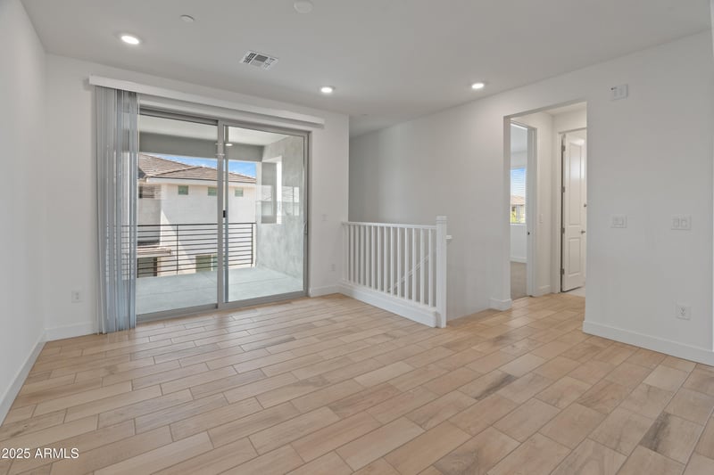 2121 Sonoran Desert Dr #14, Phoenix, AZ 85085