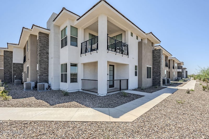2121 Sonoran Desert Dr #32, Phoenix, AZ 85085