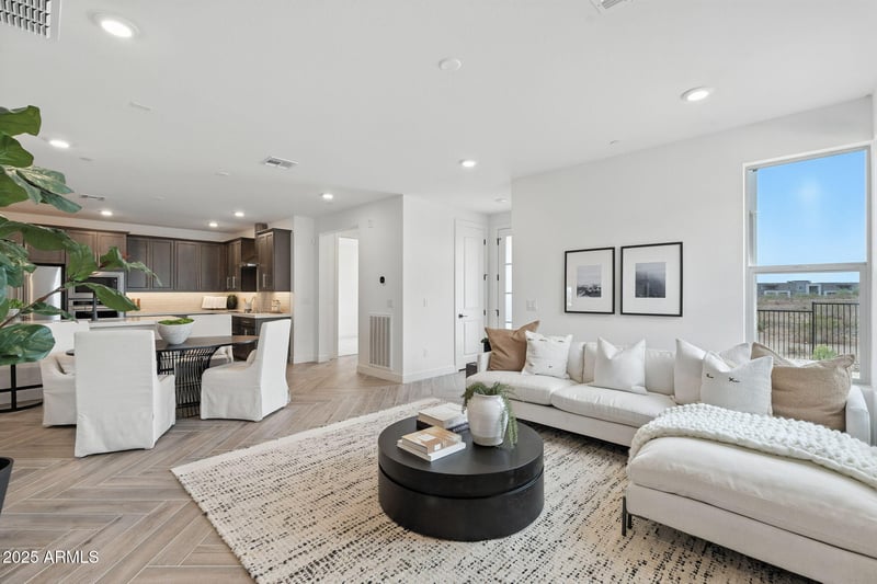 2121 Sonoran Desert Dr #32, Phoenix, AZ 85085