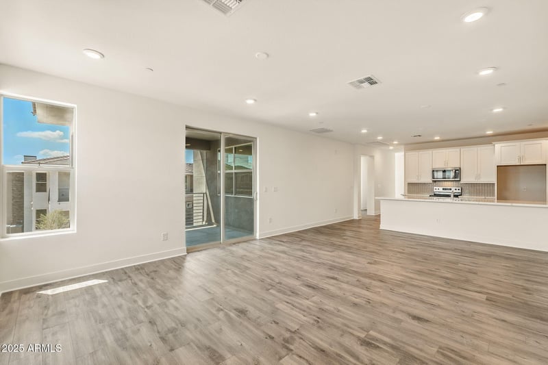 2121 Sonoran Desert Dr #59, Phoenix, AZ 85085