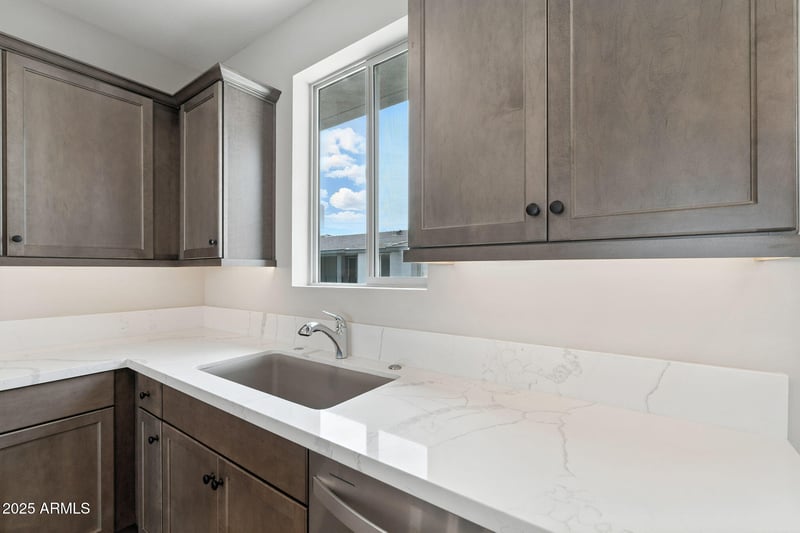 2121 Sonoran Desert Dr #65, Phoenix, AZ 85085