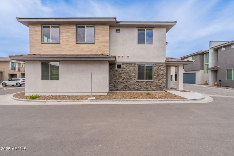 2121 Sonoran Desert Dr #70, Phoenix, AZ 85085