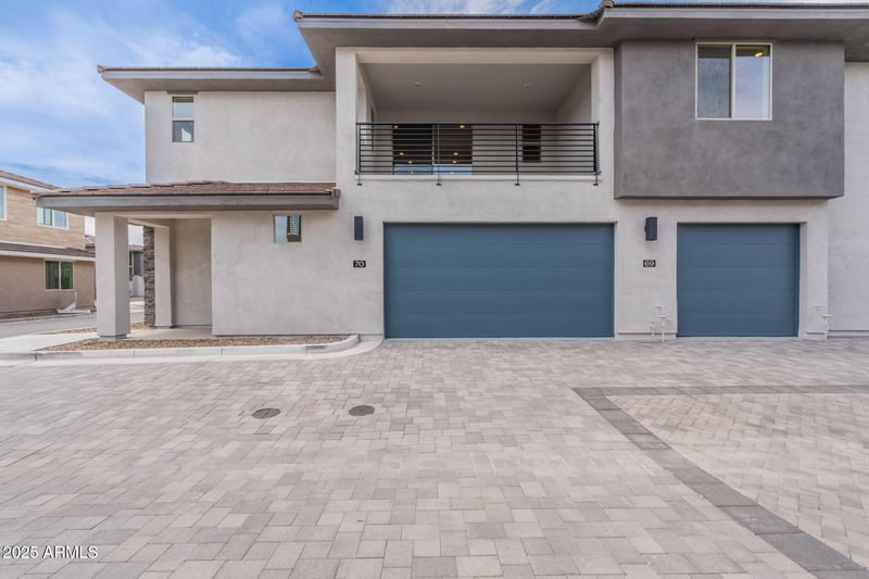 2121 Sonoran Desert Dr #70, Phoenix, AZ 85085
