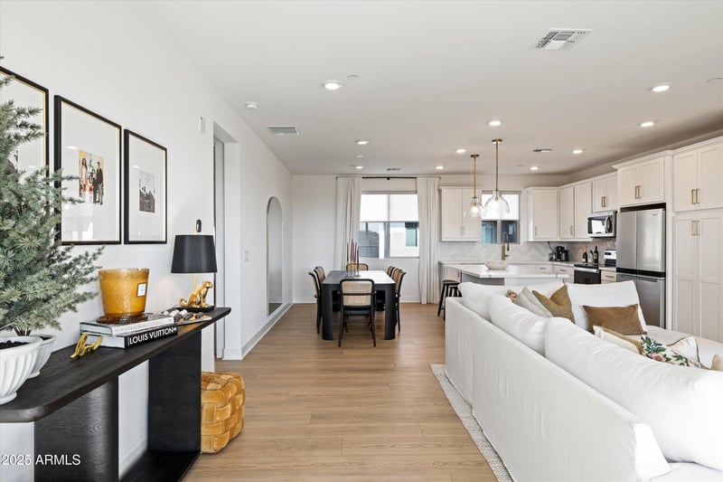 2121 Sonoran Desert Dr #8, Phoenix, AZ 85085